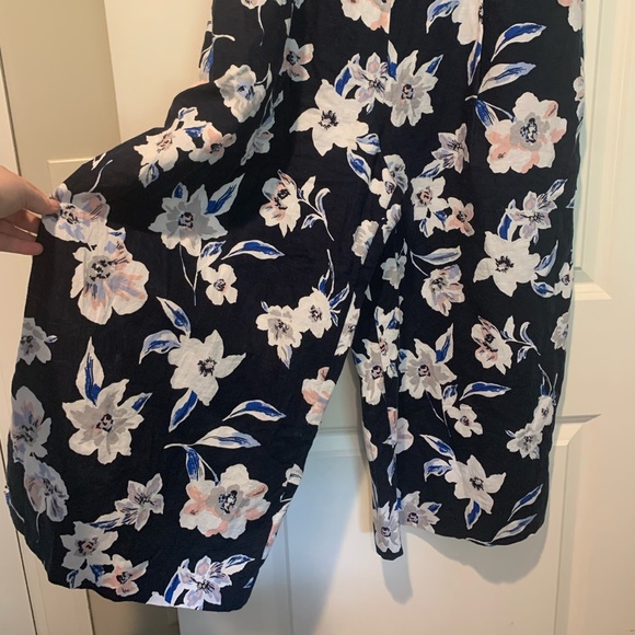 Banana Republic Jumpsuit - Picture 5 of 6